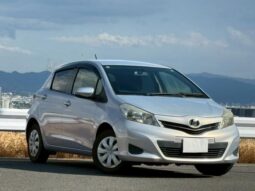 TOYOTA VITZ 2013