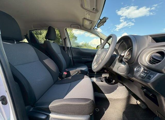 
								TOYOTA VITZ 2013 full									