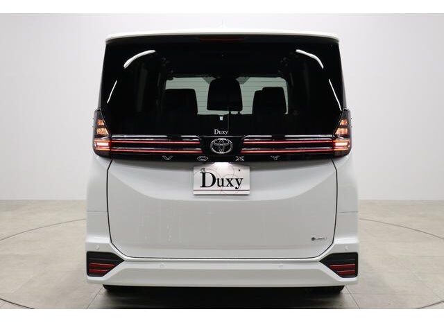 
								TOYOTA VOXY 2025 full									