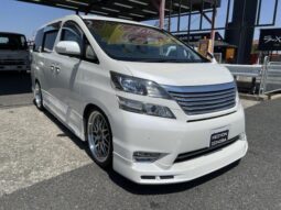 TOYOTA VELLFIRE 2008