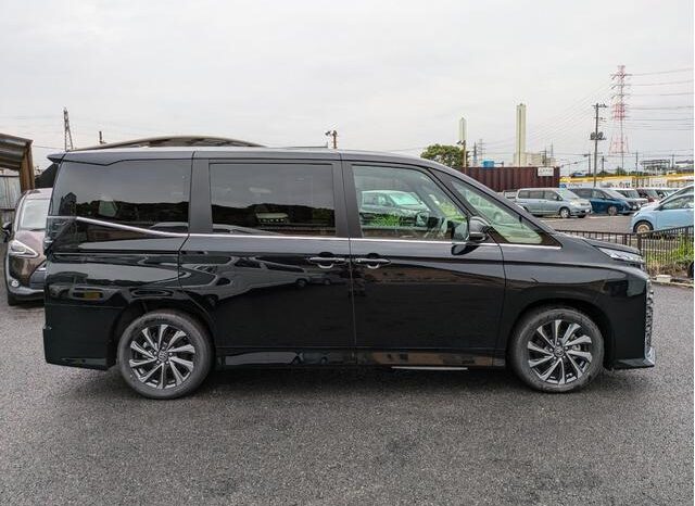 
								TOYOTA VOXY 2025 full									