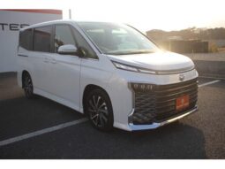 TOYOTA VOXY 2025