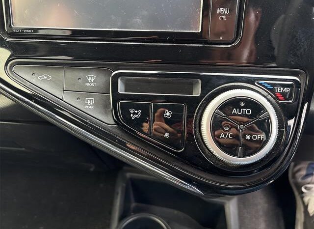 
								TOYOTA AQUA 2017 full									