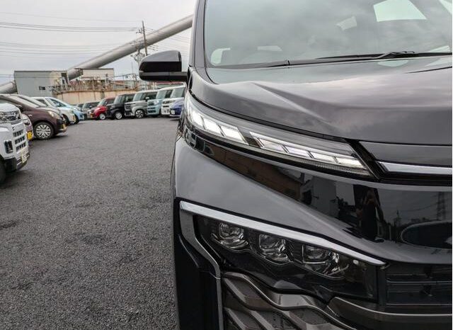 
								TOYOTA VOXY 2025 full									