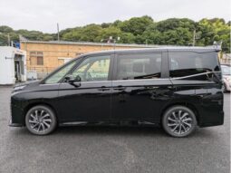 
										TOYOTA VOXY 2025 full									