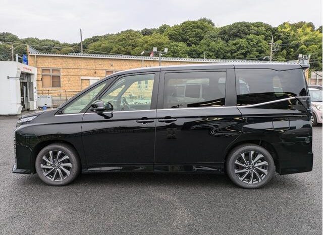 
								TOYOTA VOXY 2025 full									