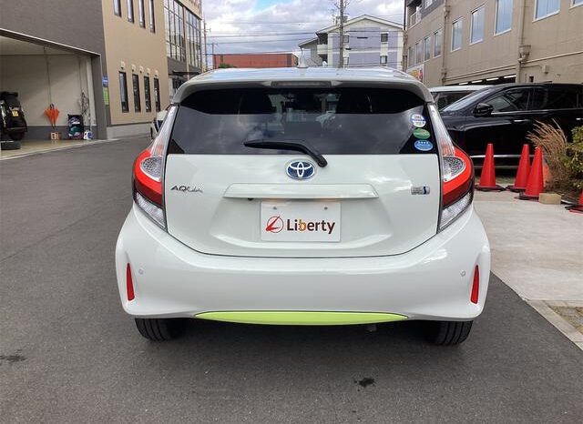 
								TOYOTA AQUA 2017 full									