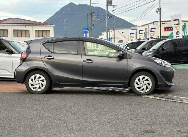 
								TOYOTA AQUA 2017 full									