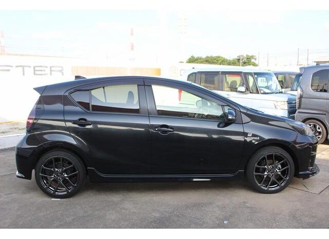 
								TOYOTA AQUA 2018 full									