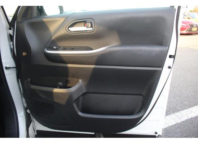 
								TOYOTA VOXY 2025 full									