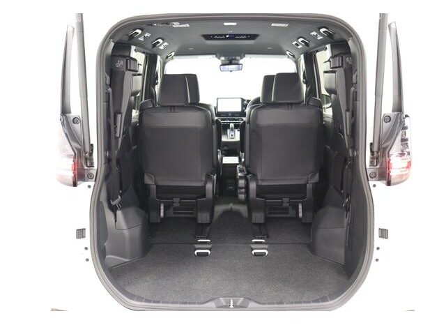 
								TOYOTA VOXY 2025 full									