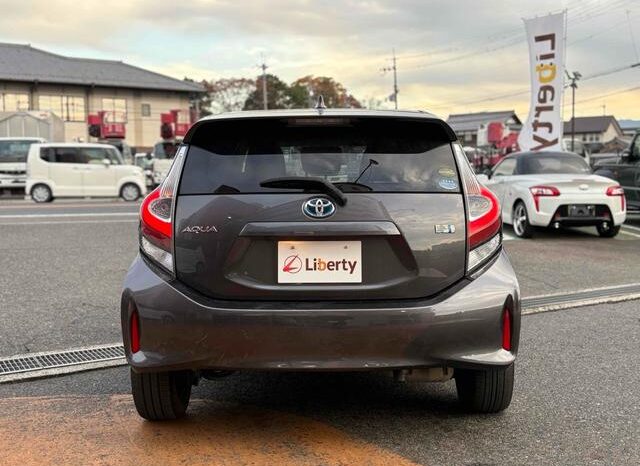 
								TOYOTA AQUA 2017 full									