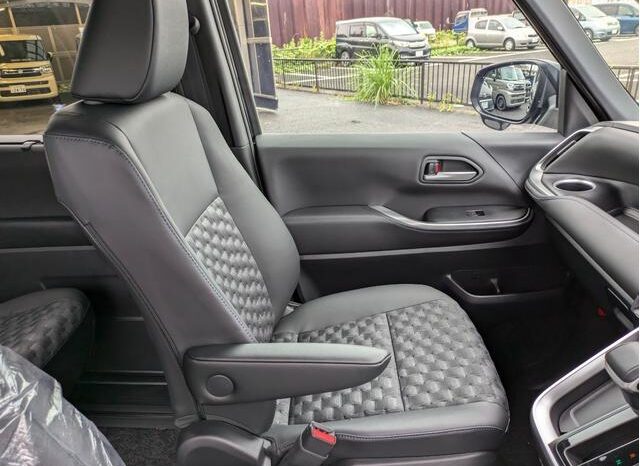 
								TOYOTA VOXY 2025 full									