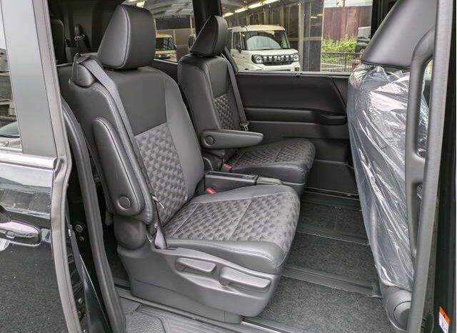 
								TOYOTA VOXY 2025 full									