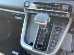 
										TOYOTA VOXY 2025 full									