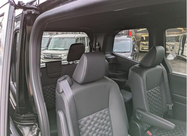 
								TOYOTA VOXY 2025 full									