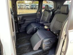 
										TOYOTA VOXY 2025 full									