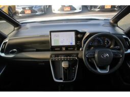 
										TOYOTA VOXY 2025 full									