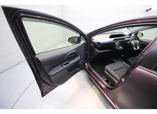 
								TOYOTA C-HR 2019 full									