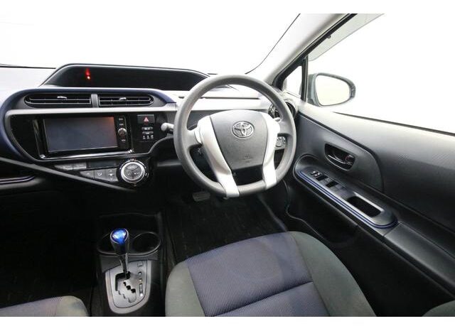 
								TOYOTA C-HR 2019 full									