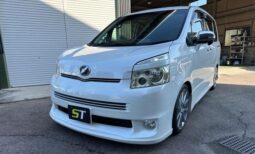 TOYOTA VOVY 2009