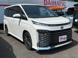 TOYOTA VOXY 2022