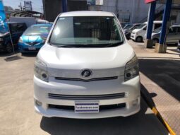 TOYOTA VOVY 2009