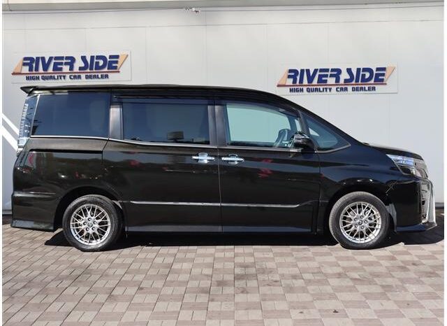 
								TOYOTA VOXY 2021 full									