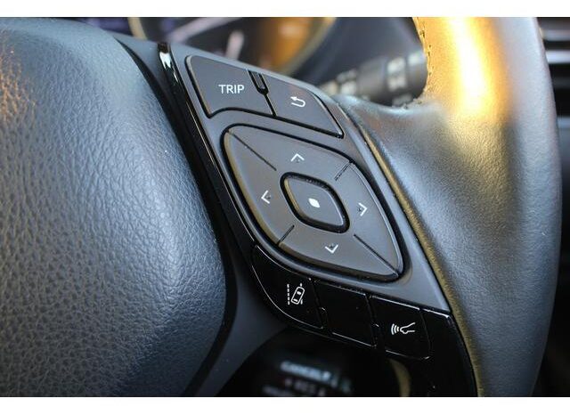 
								TOYOTA C-HR 2020 full									