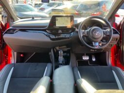 
										TOYOTA C-HR 2021 full									