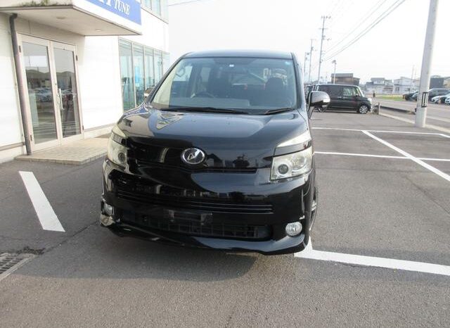 
								TOYOTA VOXY 2008 full									