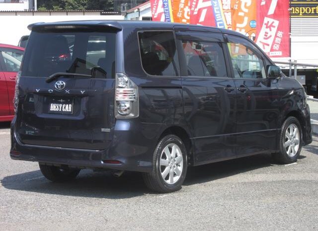 
								TOYOTA VOVY 2008 full									