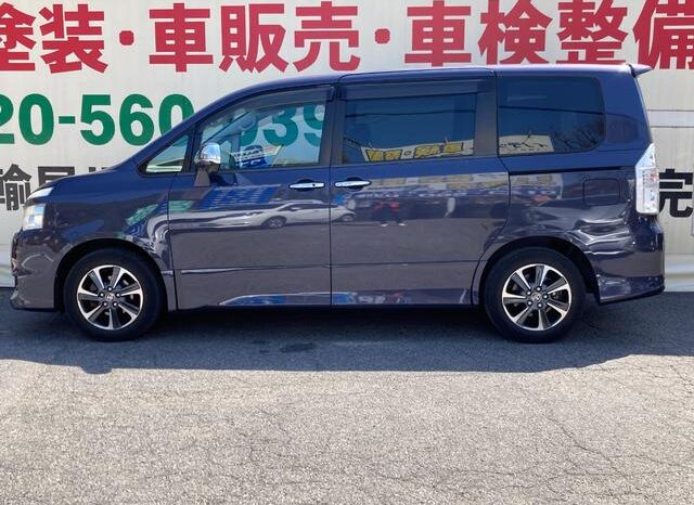 
								TOYOTA VOVY 2009 full									