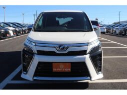 
										TOYOTA VOXY 2019 full									