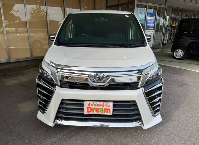 
								TOYOTA VOXY 2019 full									