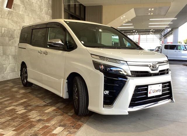 
								TOYOTA VOXY 2021 full									