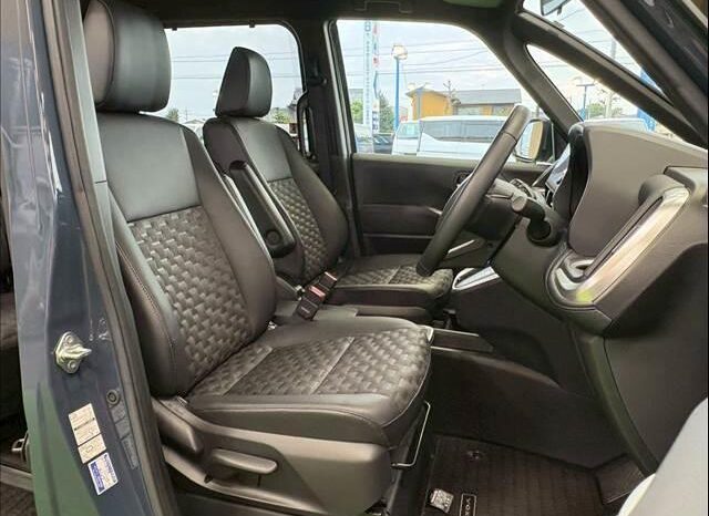 
								TOYOTA VOXY 2022 full									