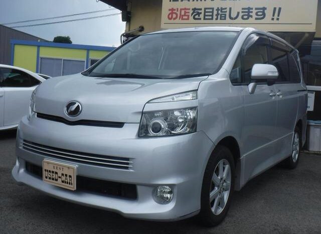 
								TOYOTA VOVY 2008 full									