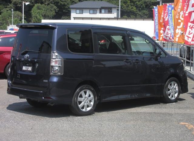 
								TOYOTA VOVY 2008 full									
