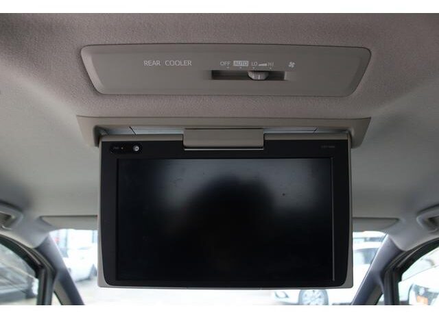 
								TOYOTA VOXY 2016 full									