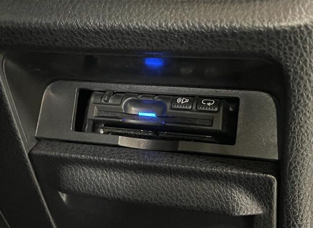 
								TOYOTA VOXY 2019 full									