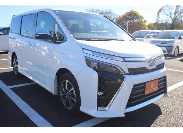 
								TOYOTA VOXY 2019 full									