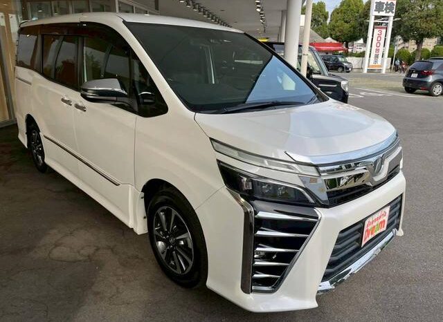 
								TOYOTA VOXY 2019 full									