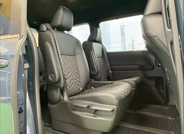 
								TOYOTA VOXY 2022 full									