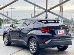 
										TOYOTA C-HR 2022 full									