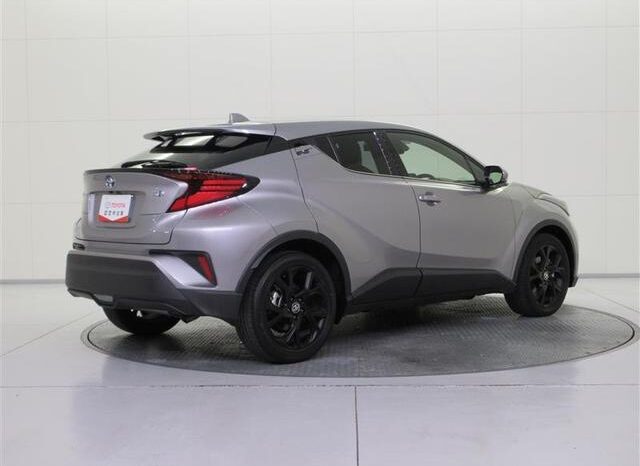 
								TOYOTA C-HR 2022 full									