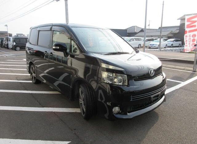 
								TOYOTA VOXY 2008 full									