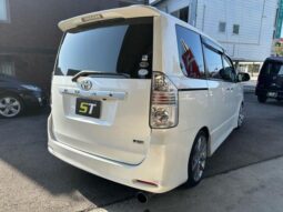 TOYOTA VOVY 2009
