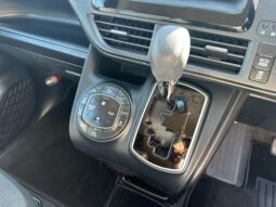 
										TOYOTA VOXY 2019 full									