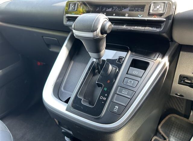 
								TOYOTA VOXY 2022 full									